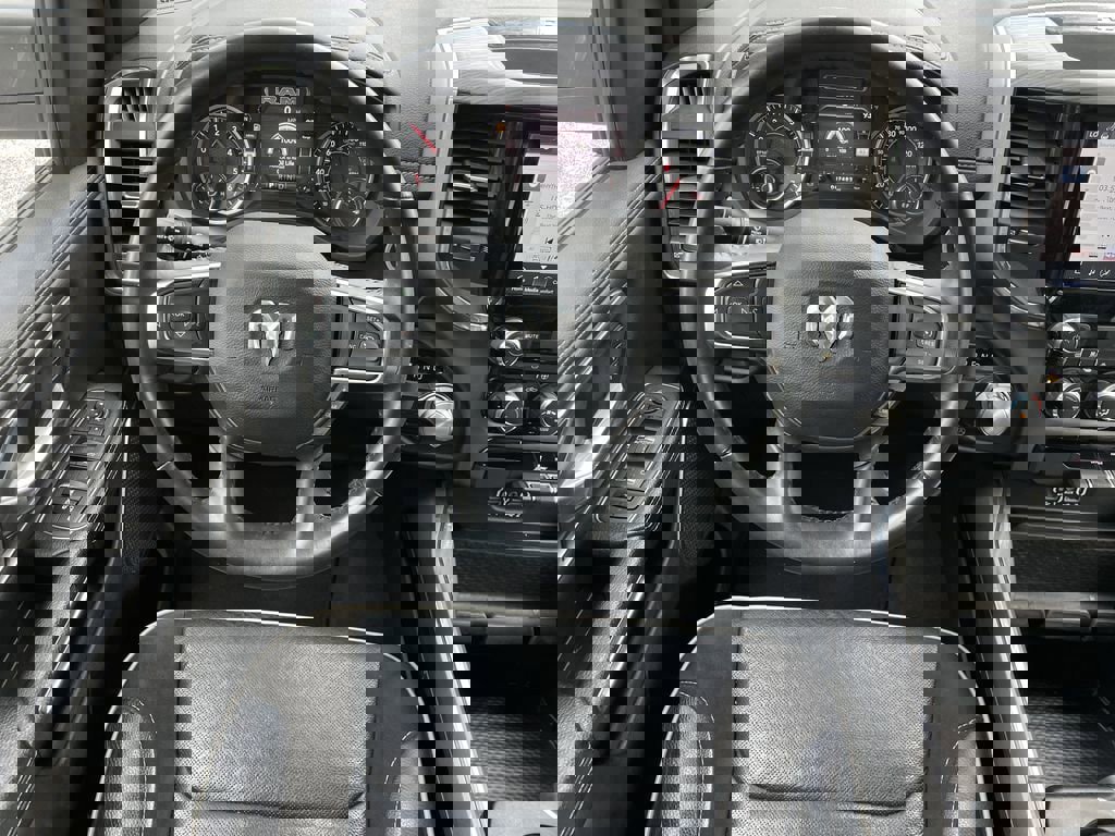 Used 2024 RAM 1500 Laramie image 13