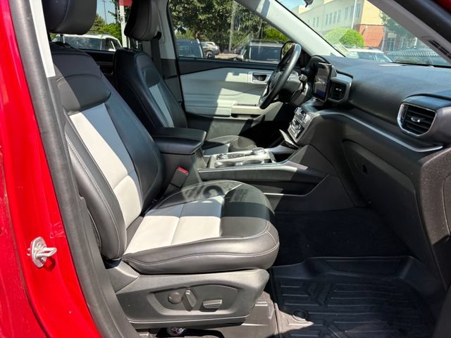 Used 2022 Ford Explorer XLT w/ Equipment Group 202A AWD/4WD image 21