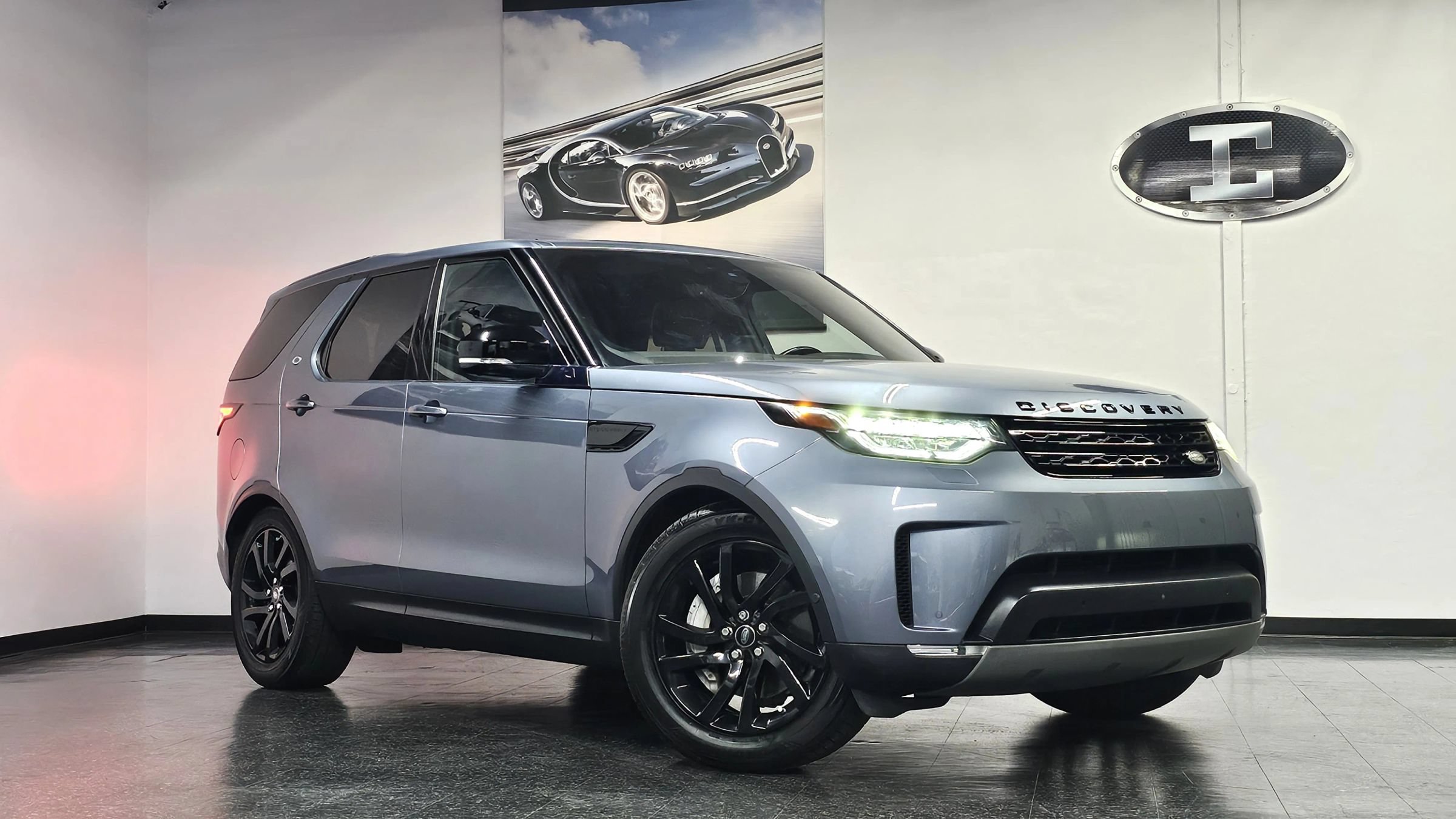 Used 2018 Land Rover Discovery HSE AWD/4WD image 1