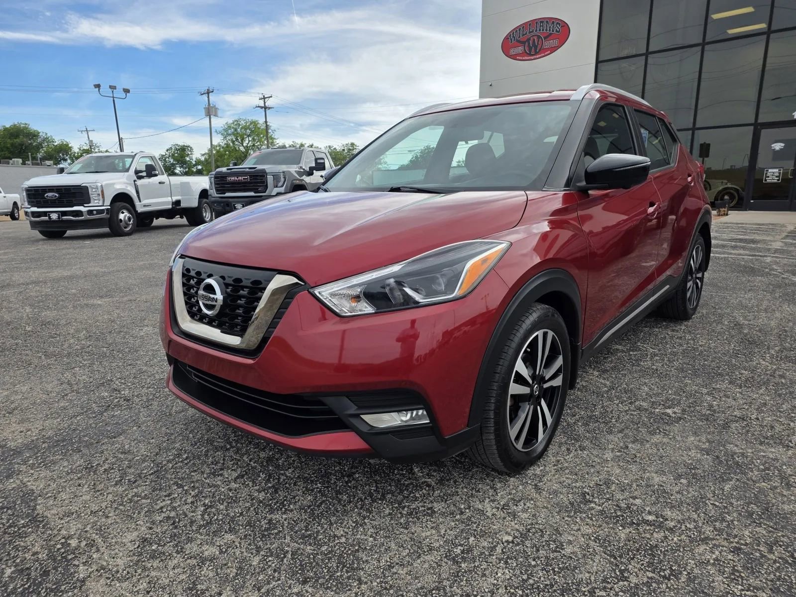 Used 2018 Nissan Kicks SR FWD image 3