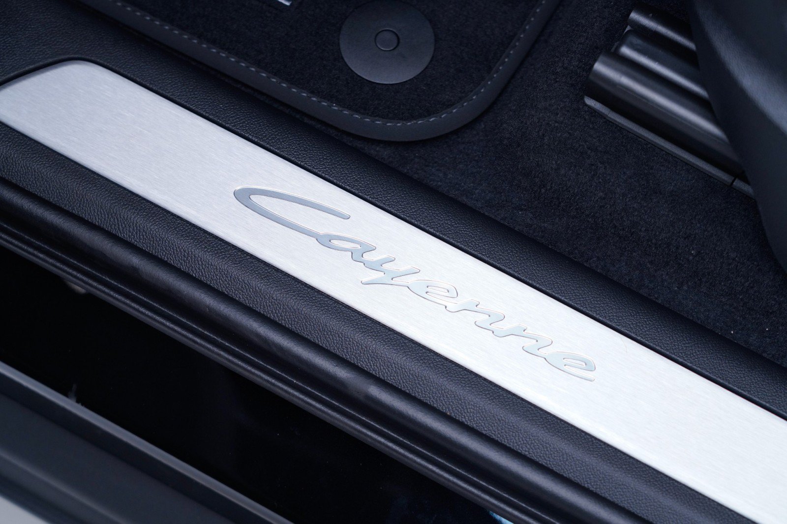 Certified 2026 Porsche Cayenne AWD/4WD image 14