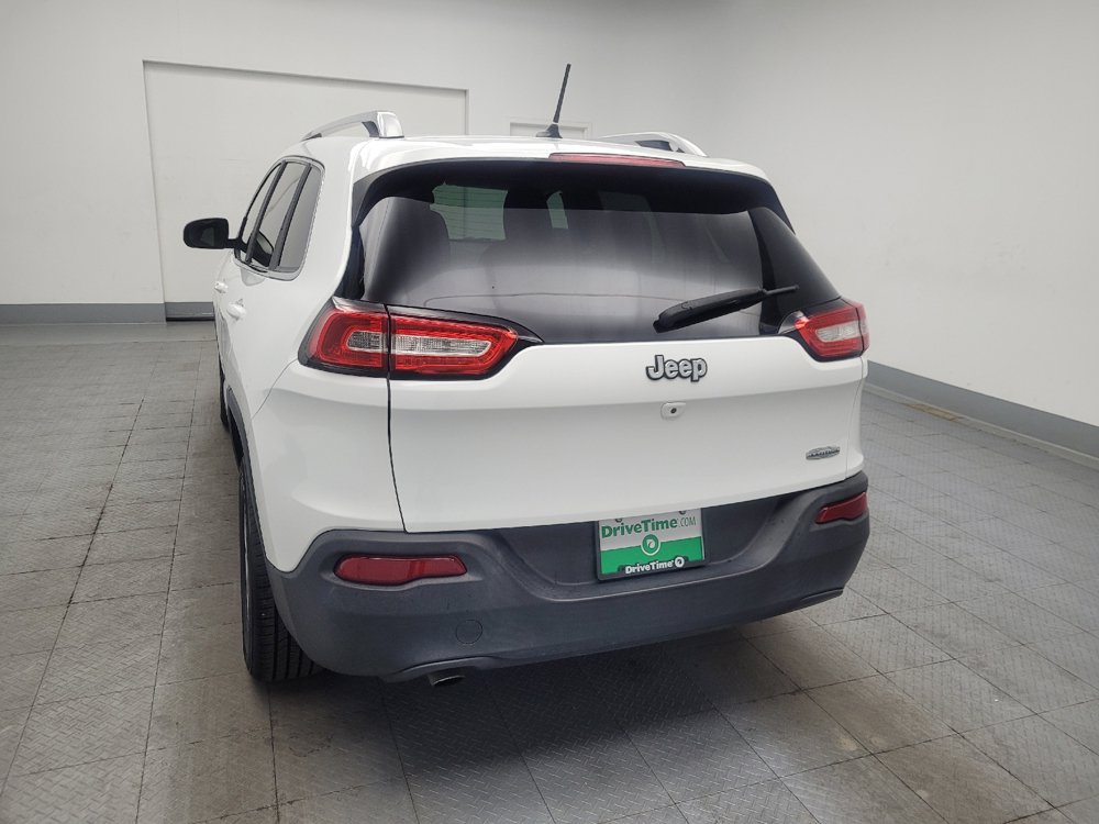 Used 2017 Jeep Cherokee Latitude FWD image 6