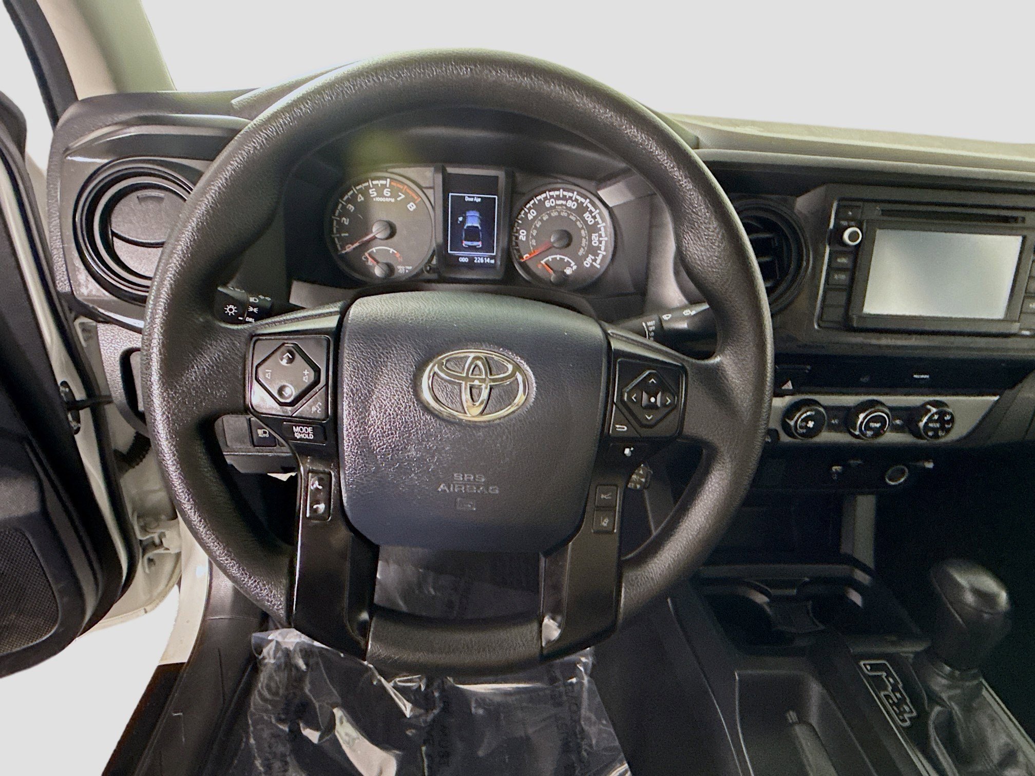 Used 2018 Toyota Tacoma SR image 13