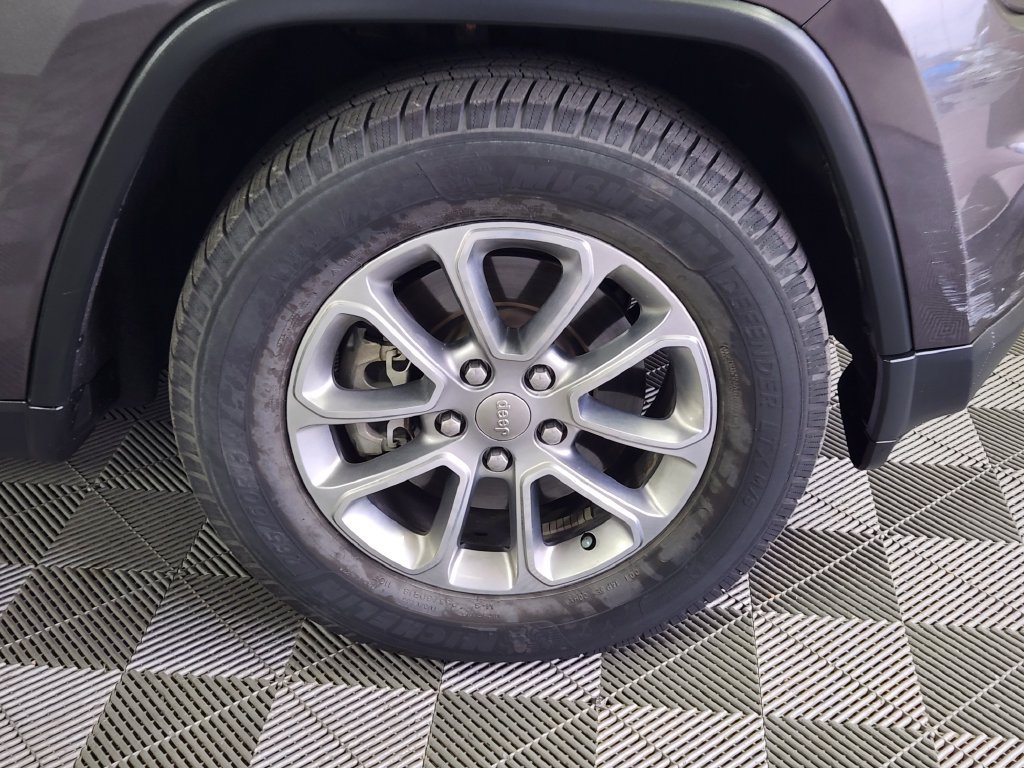 Used 2015 Jeep Grand Cherokee Limited w/ Trailer Tow Group IV AWD/4WD image 9
