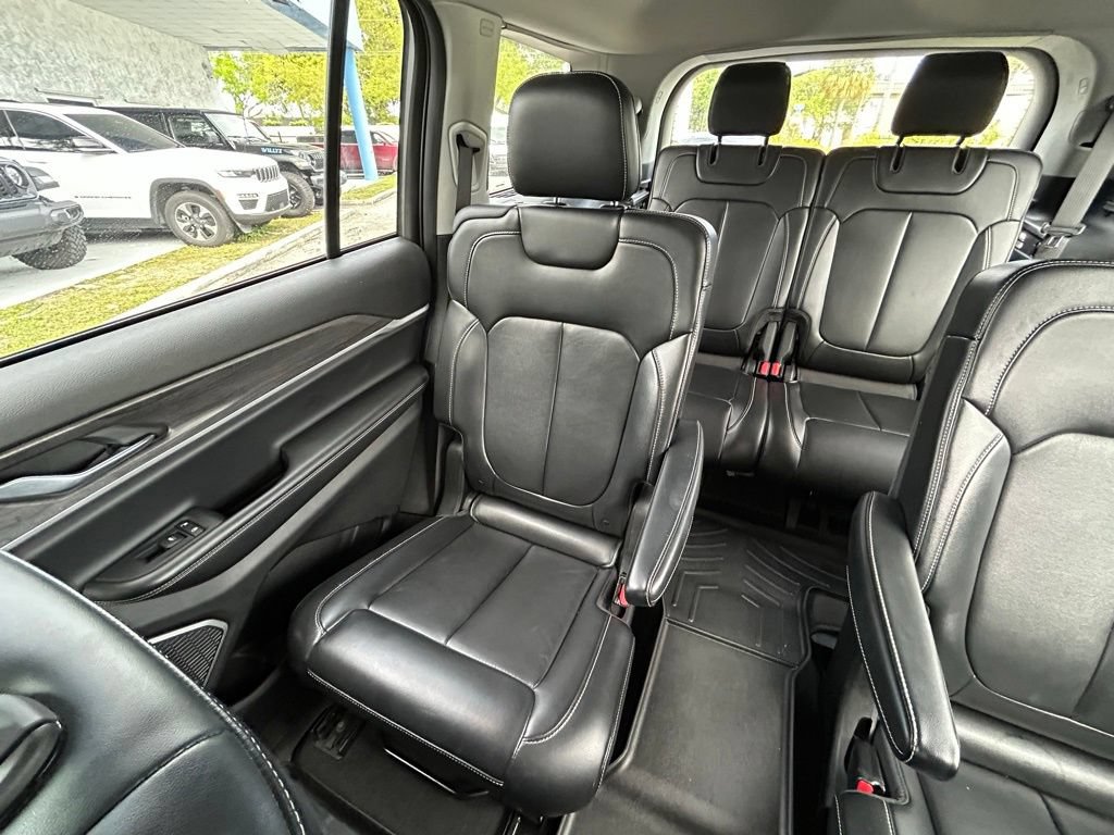 Certified 2021 Jeep Grand Cherokee L Limited AWD/4WD image 12