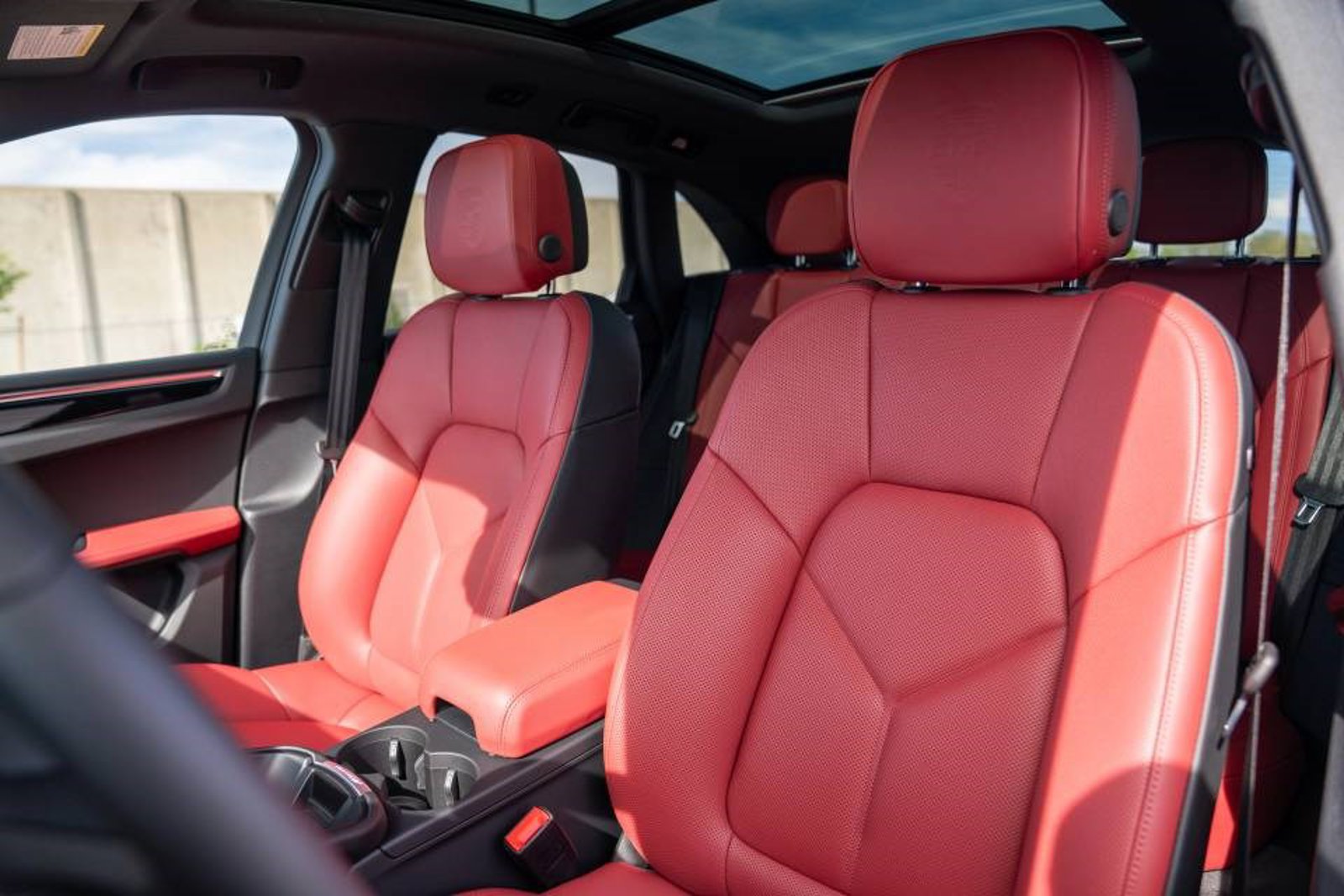 New 2026 Porsche Macan Turbo AWD/4WD image 5