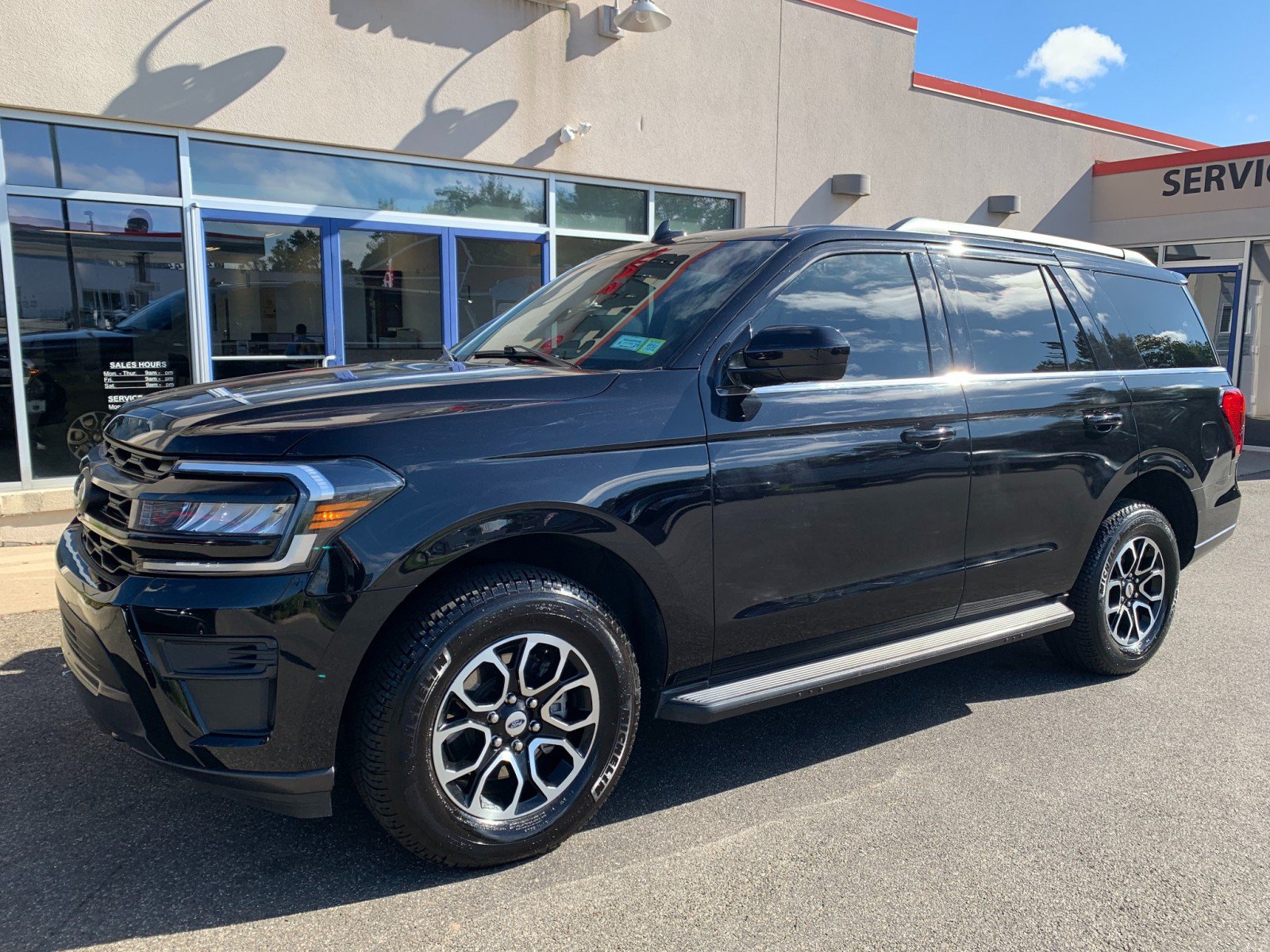 Used 2023 Ford Expedition XLT