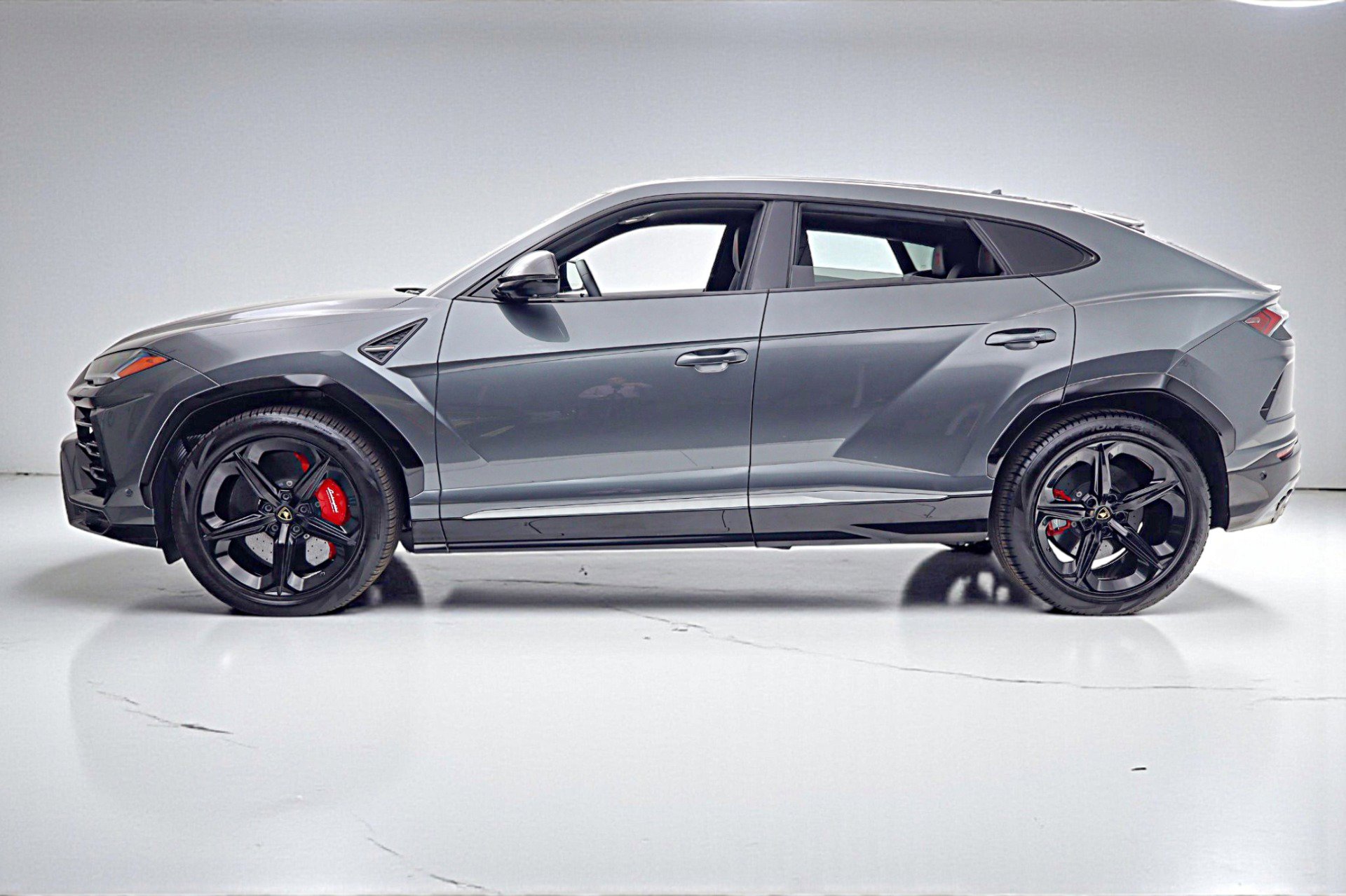Used 2020 Lamborghini Urus image 3