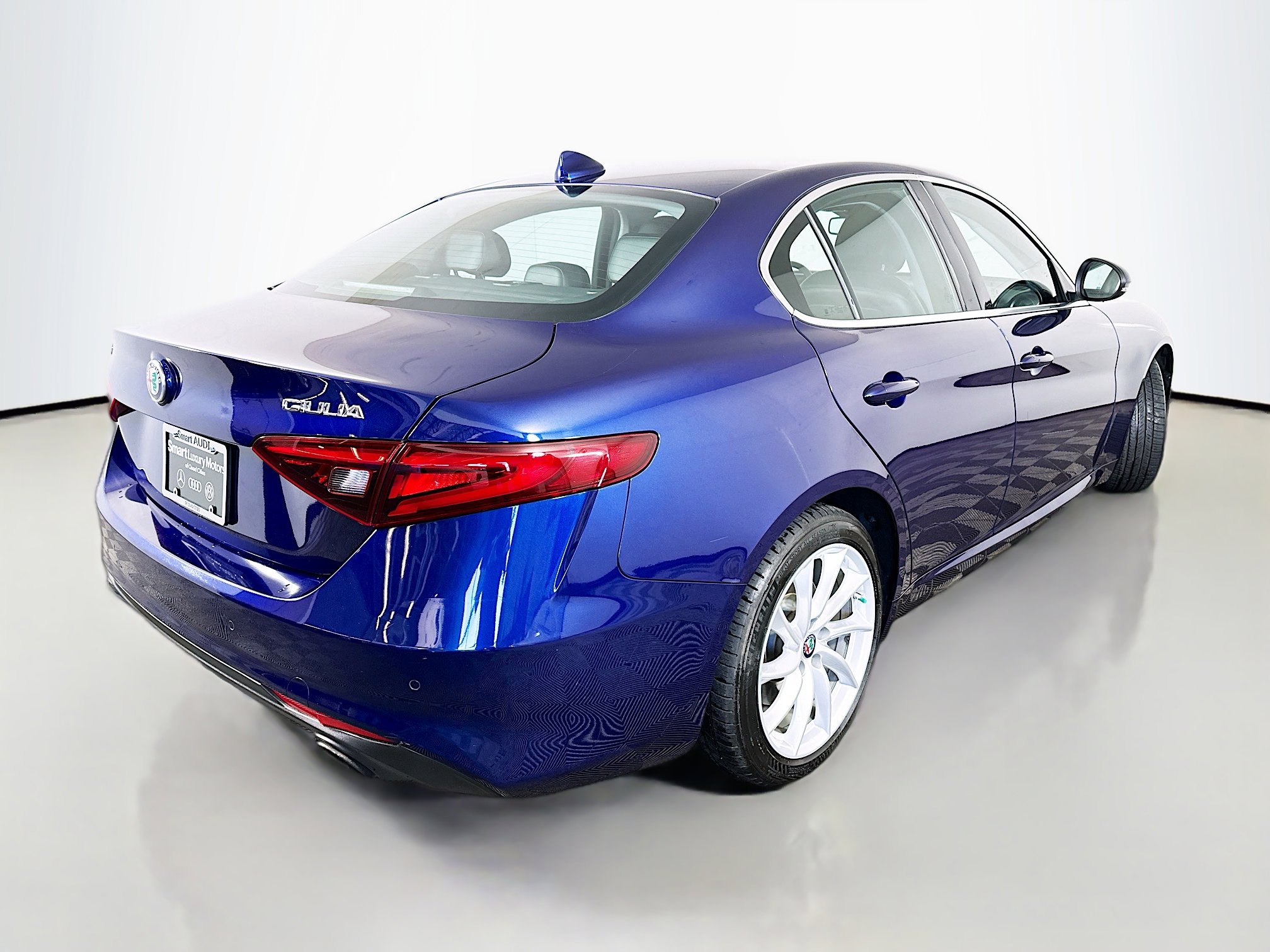Used 2018 Alfa Romeo Giulia AWD image 7
