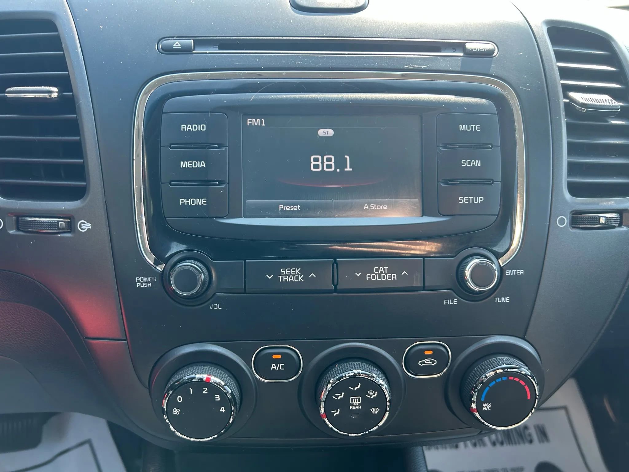 Used 2018 Kia Forte LX w/ LX Rear Camera Package image 14