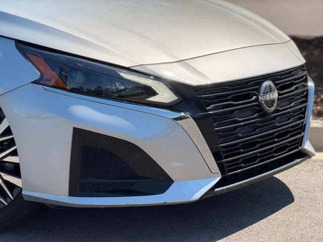 Used 2024 Nissan Altima 2.5 SV FWD image 3
