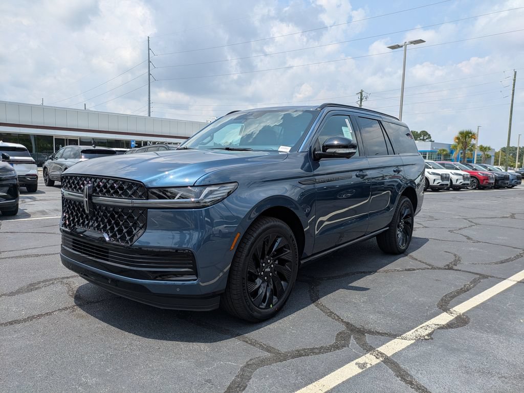 New 2027 Lincoln Navigator Reserve w/ Jet Appearance Package RWD image 8