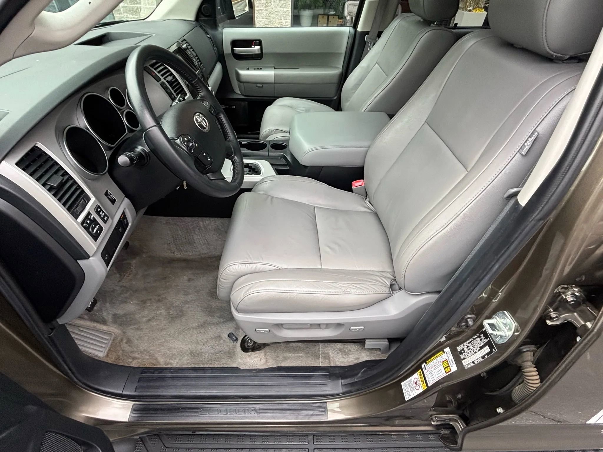 Used 2008 Toyota Sequoia Limited RWD image 17