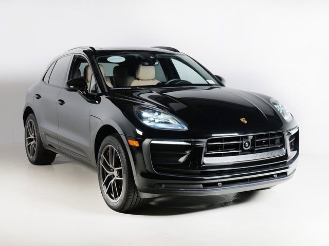Used 2025 Porsche Macan image 7