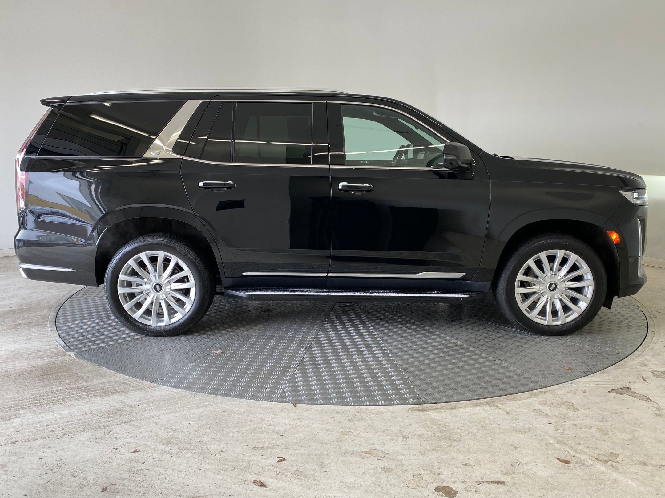 Used 2022 Cadillac Escalade Luxury image 8