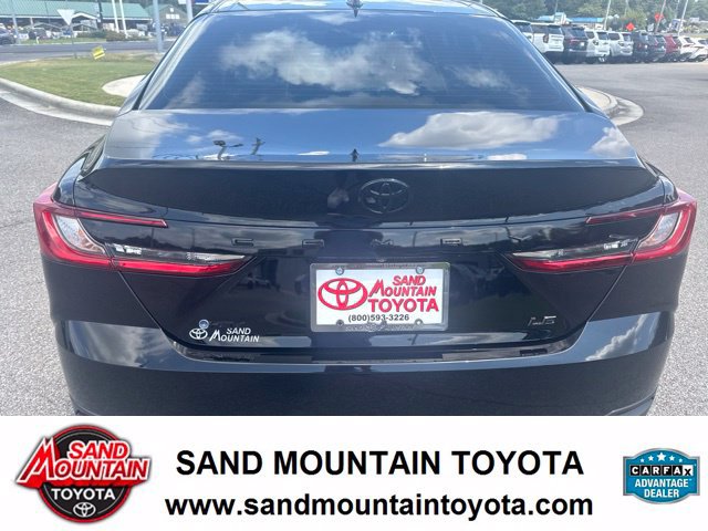 Used 2025 Toyota Camry LE FWD image 9