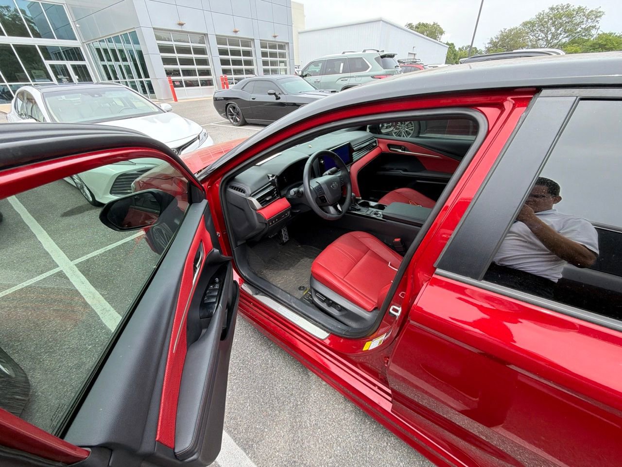 Used 2025 Toyota Camry XSE FWD image 5