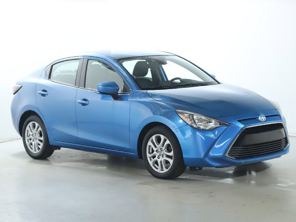 Used 2016 Scion iA Base image 9