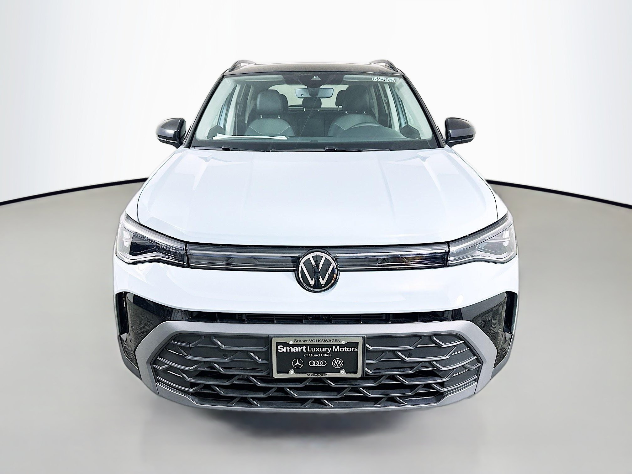 New 2026 Volkswagen Taos SE AWD/4WD image 2