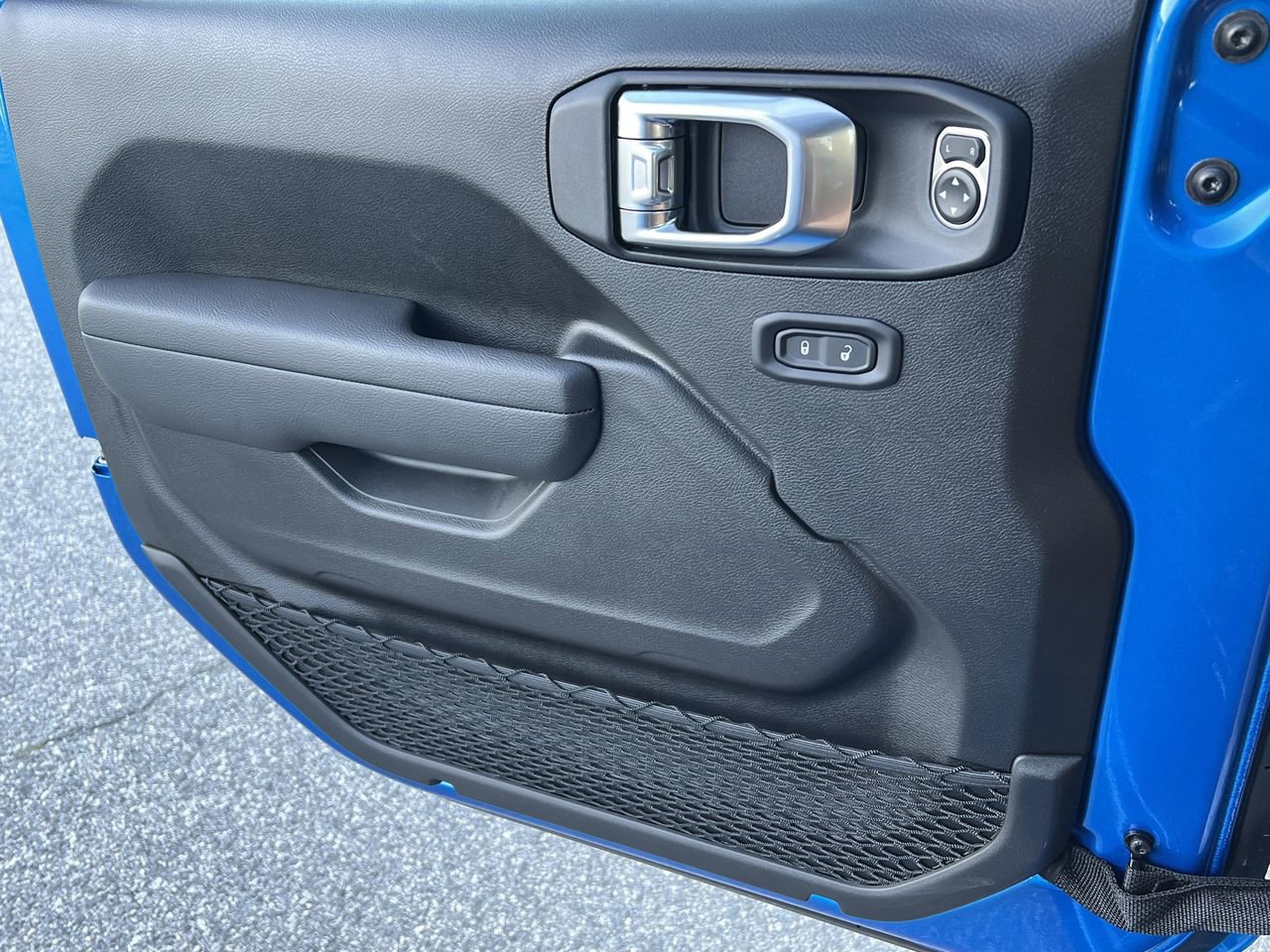 New 2025 Jeep Gladiator Sport image 16