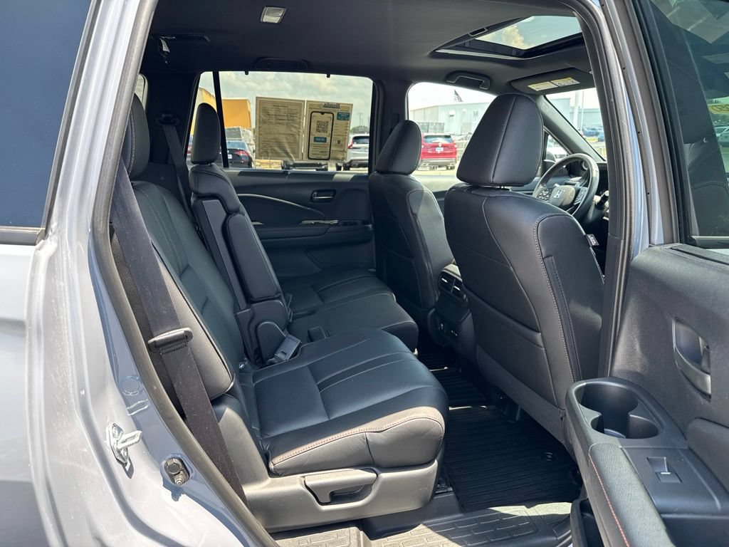 Certified 2025 Honda Passport TrailSport image 39