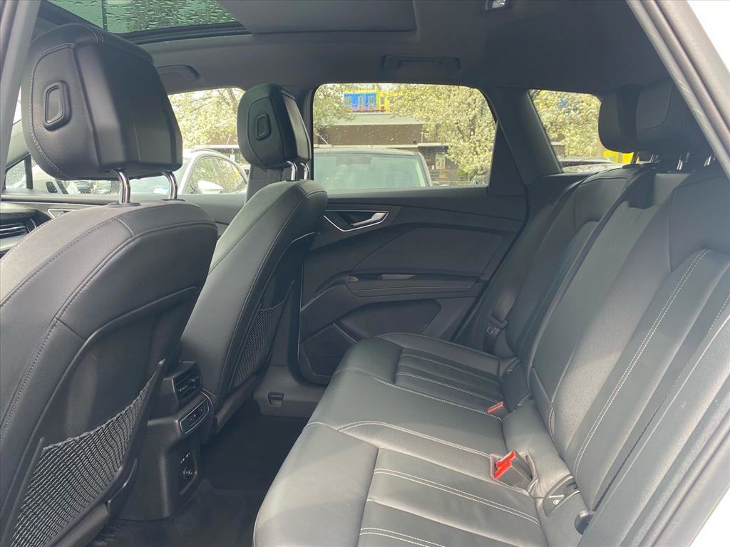 Used 2023 Audi Q4 e-tron Premium Plus w/ Premium Plus image 19