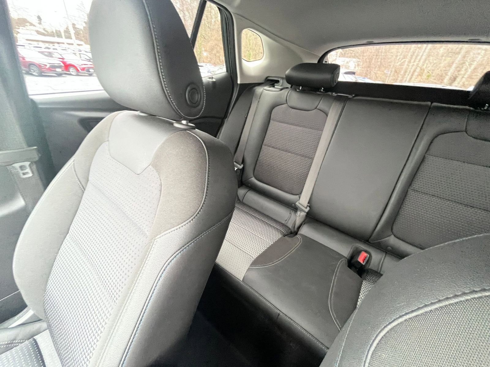 Used 2025 Chevrolet Trax LT w/ LT Convenience Package image 33