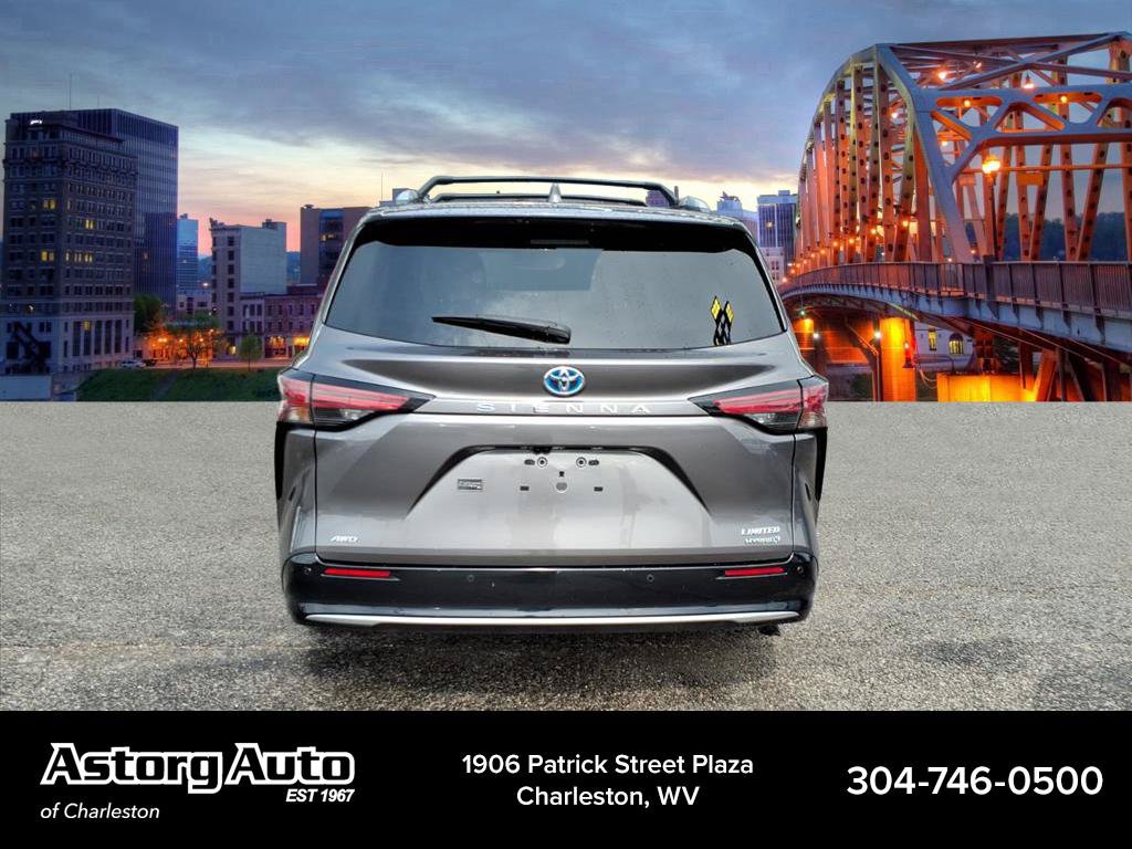 Used 2024 Toyota Sienna Limited AWD/4WD image 4