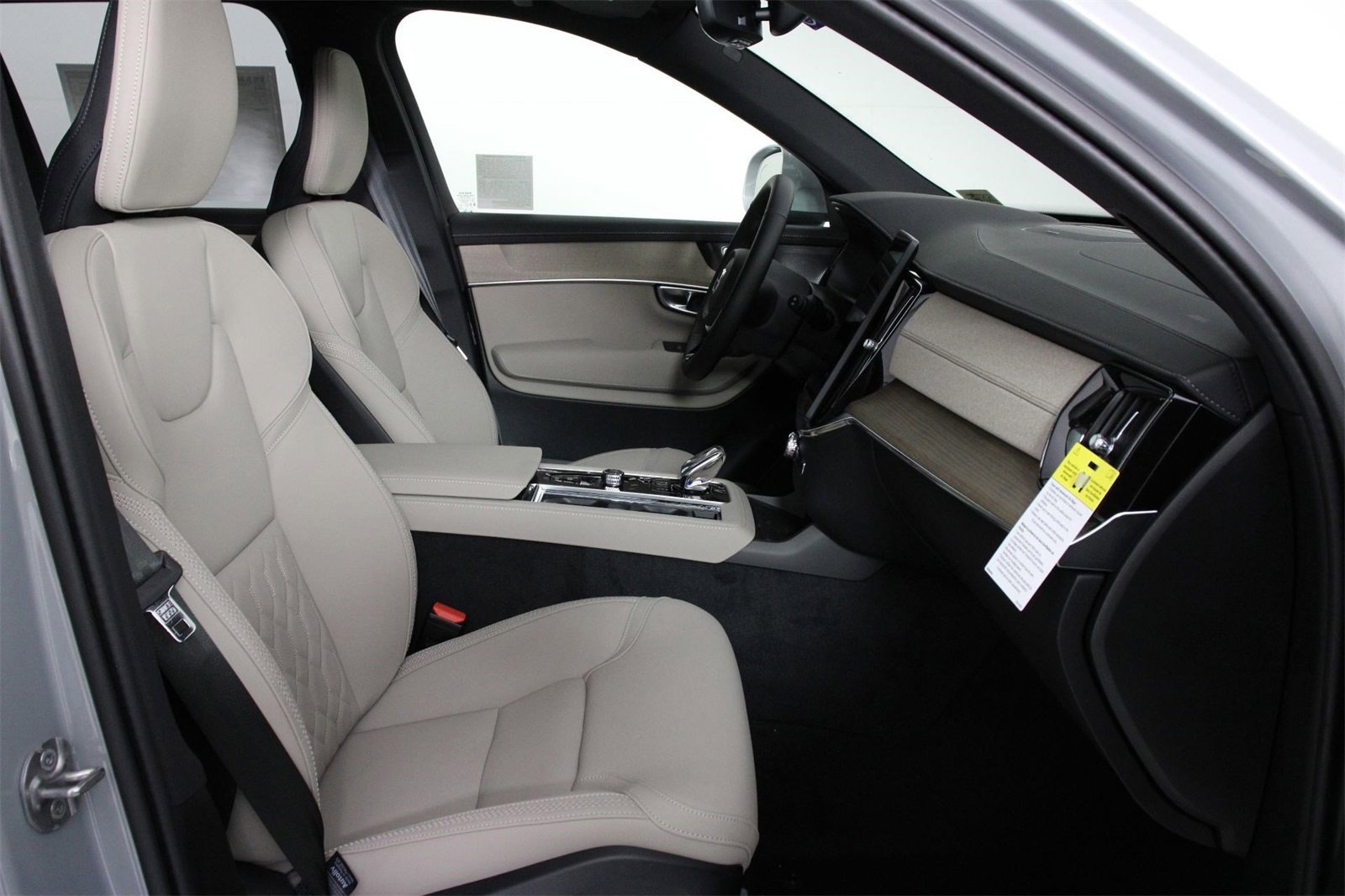 New 2026 Volvo XC90 B5 Plus image 10