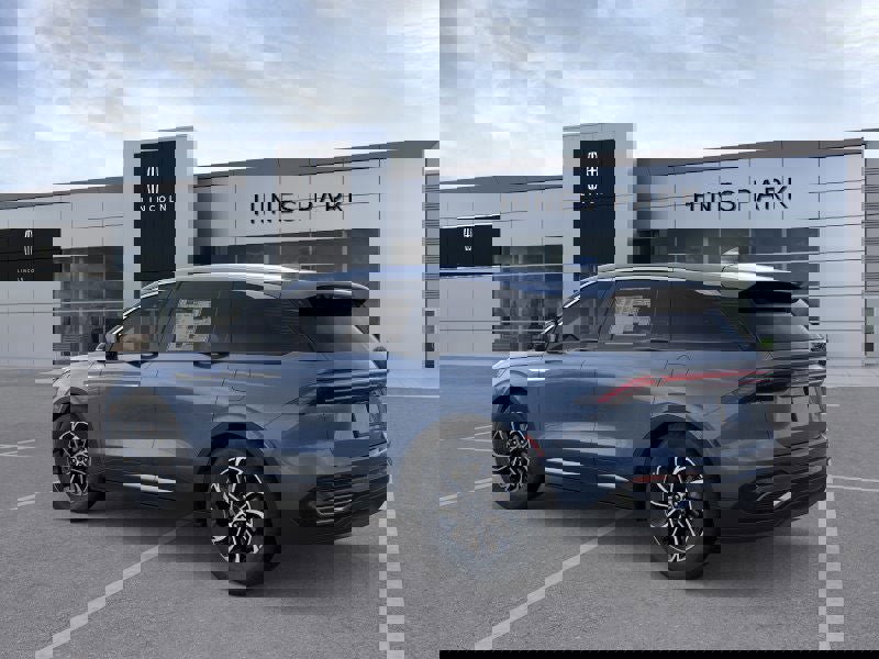 New 2026 Lincoln Nautilus Premier image 4