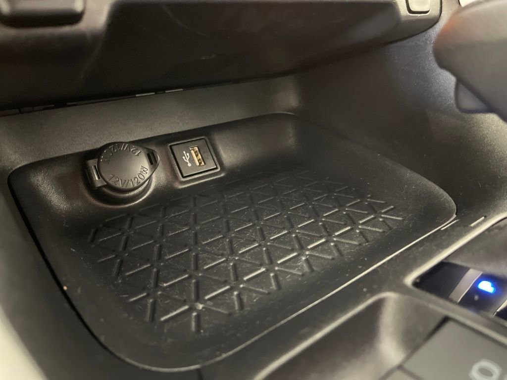 Certified 2025 Toyota RAV4 LE image 29