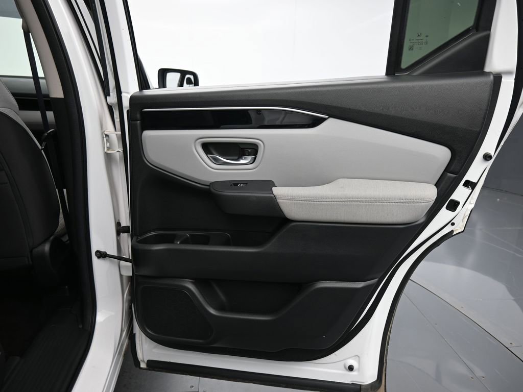 Used 2024 Honda Pilot LX image 36