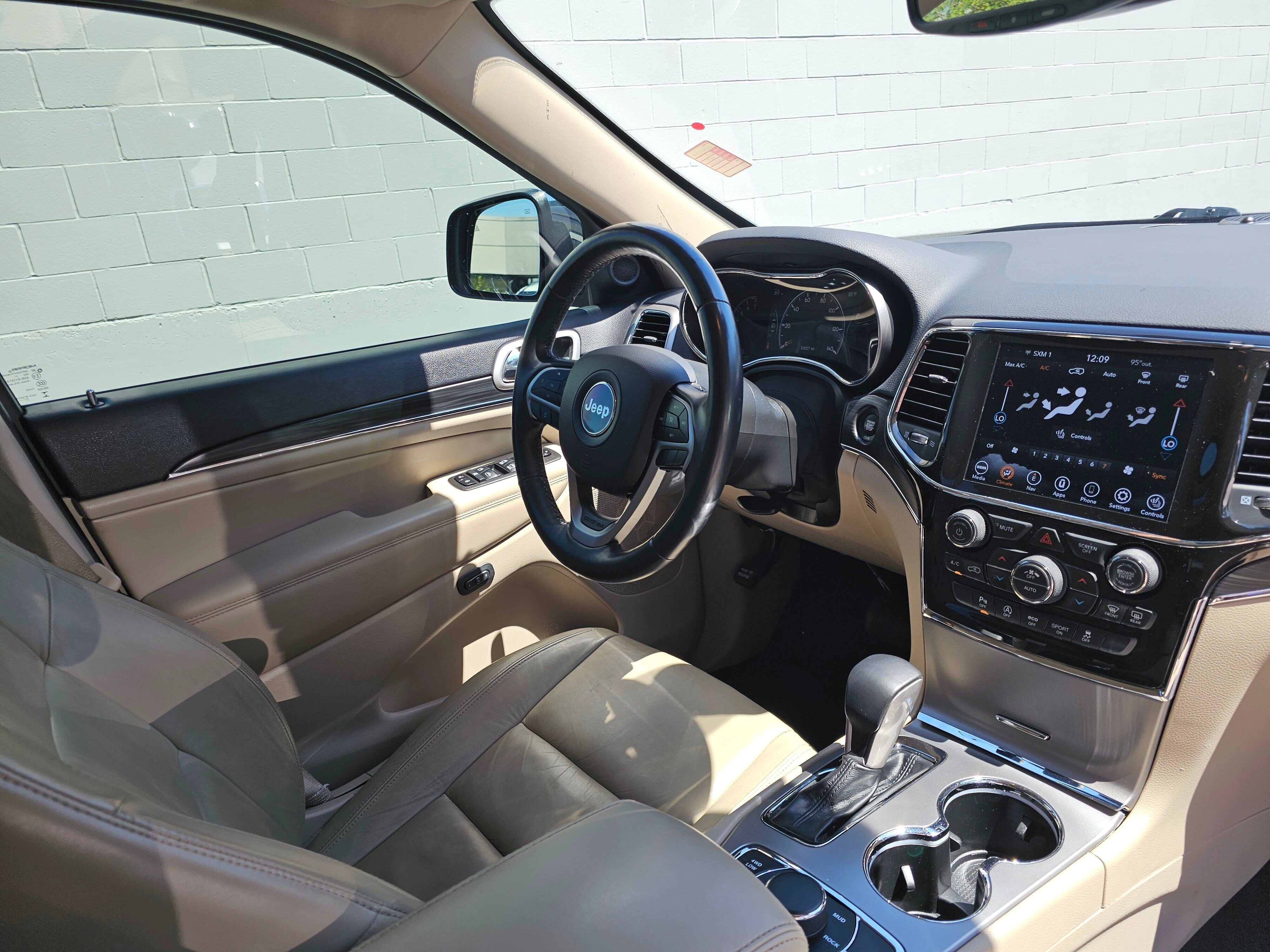 Used 2021 Jeep Grand Cherokee Limited w/ Sun & Sound Group AWD/4WD image 44