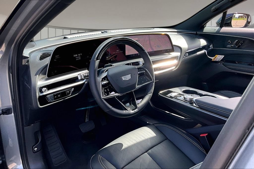 New 2026 Cadillac Lyriq Luxury RWD image 6