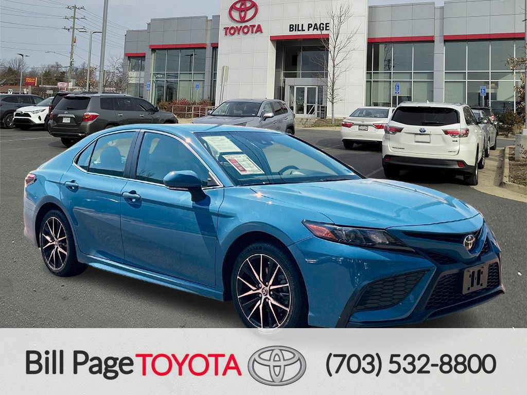 Used 2023 Toyota Camry SE image 1