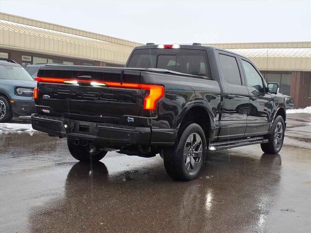 Used 2023 Ford F150 Lightning Lariat image 5