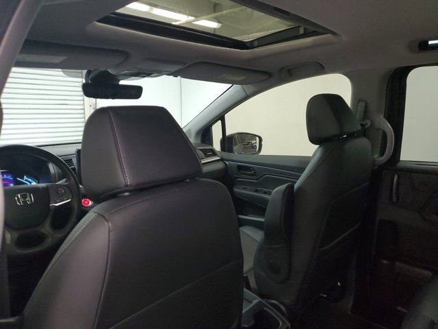 Used 2024 Honda Odyssey EX-L image 12
