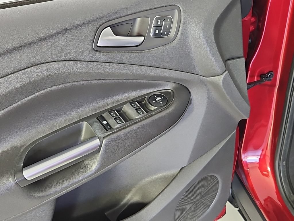 Used 2014 Ford Escape Titanium w/ Equipment Group 401A AWD/4WD image 12