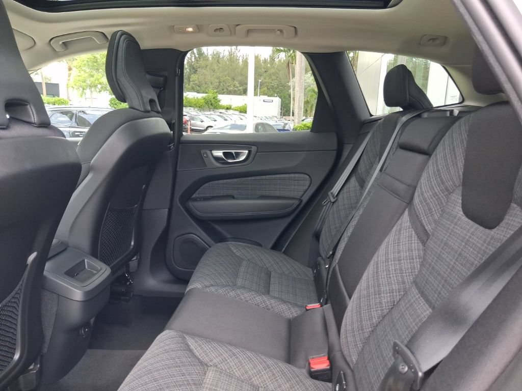 Certified 2024 Volvo XC60 B5 Core AWD/4WD image 8