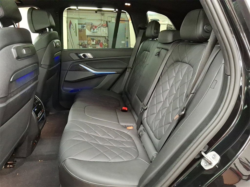Used 2025 BMW X5 M60i w/ Executive Package image 8