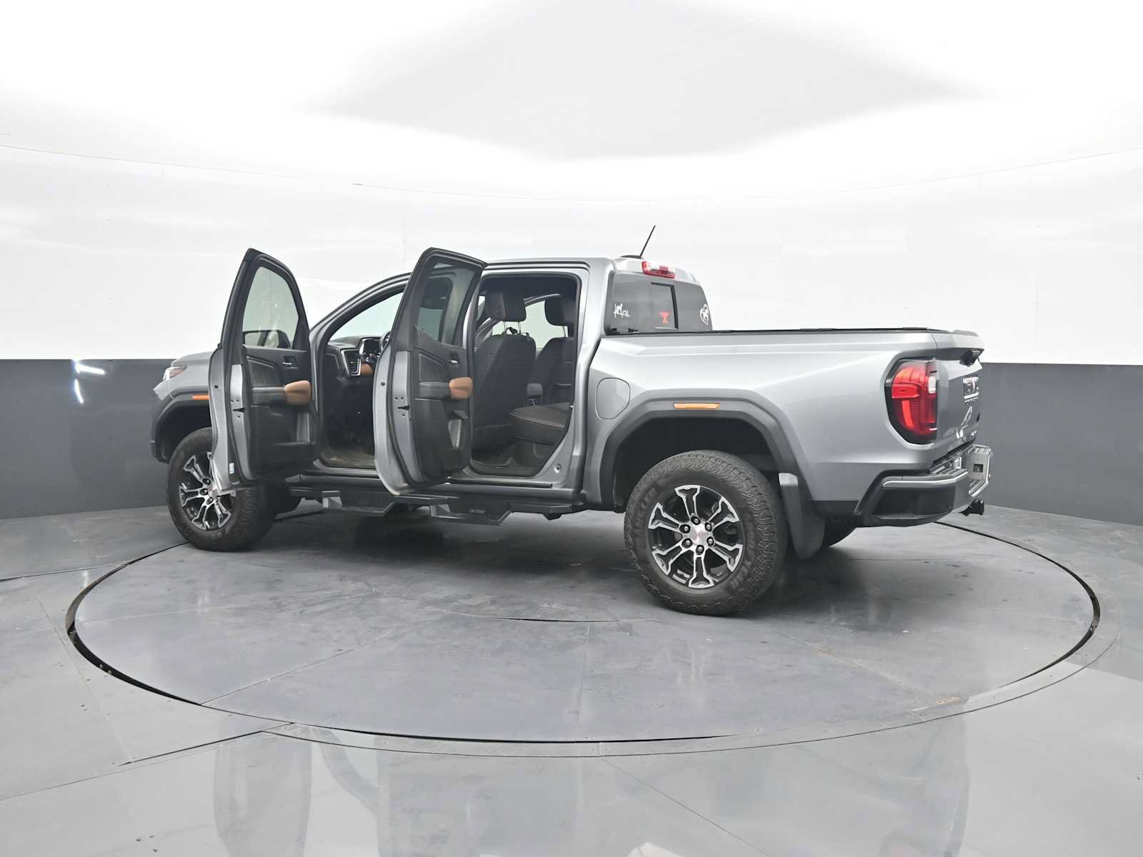 Used 2024 GMC Canyon AT4 w/ Technology Package AWD/4WD image 58