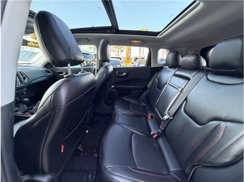 Used 2019 Jeep Compass Trailhawk w/ Leather Interior Group AWD/4WD image 21