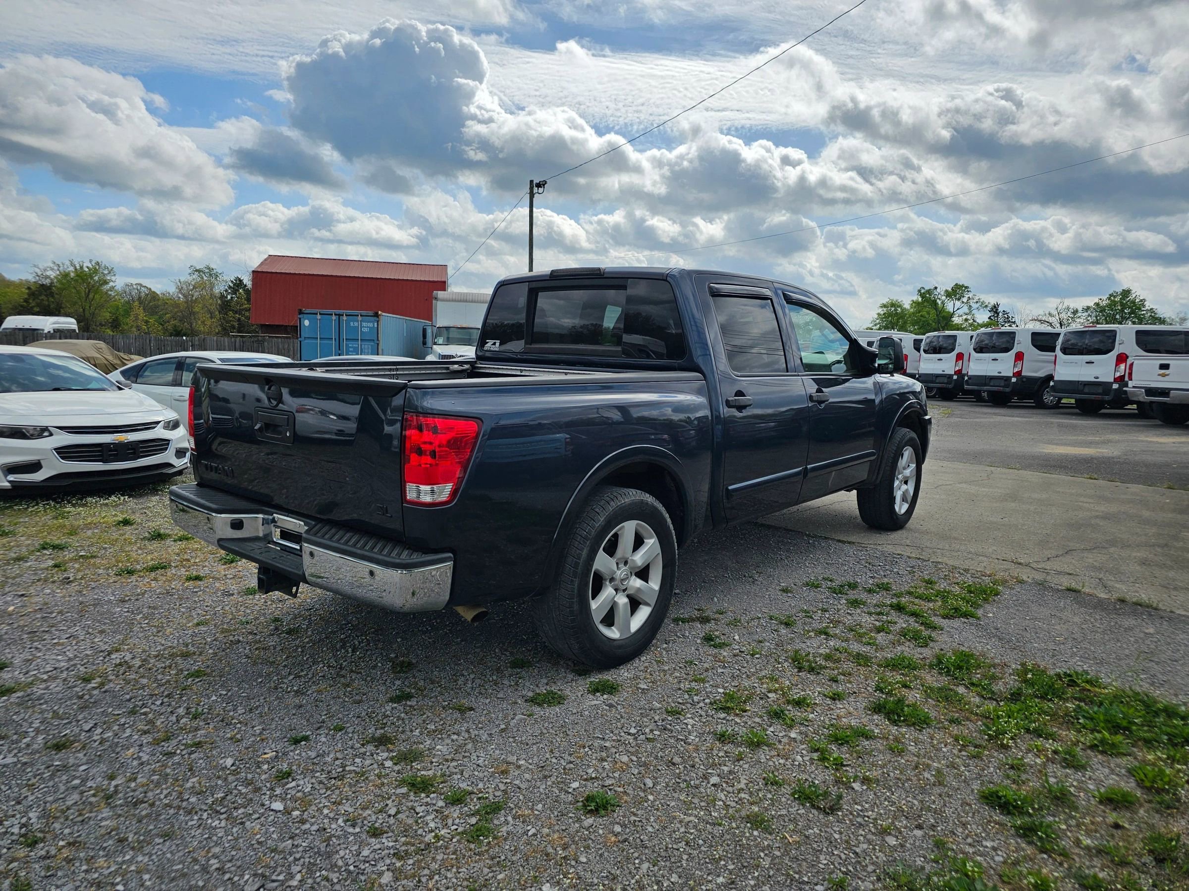 Used 2015 Nissan Titan SL w/ SL Moonroof Package image 15