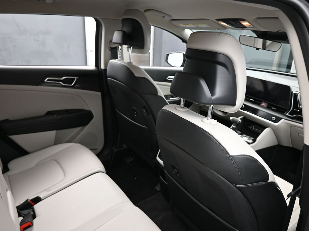 Used 2024 Kia Sportage EX image 45