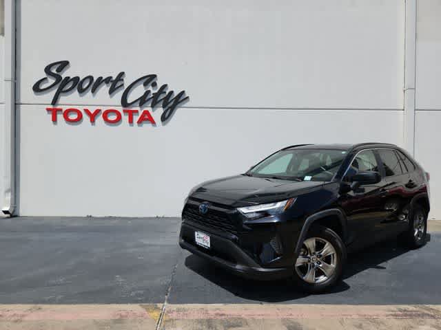 Certified 2024 Toyota RAV4 LE AWD/4WD image 1