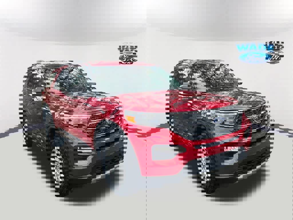 Used 2022 Ford Explorer XLT w/ Equipment Group 202A image 3