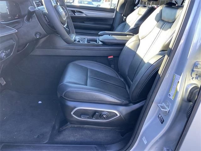 Used 2025 Jeep Wagoneer Series II image 20