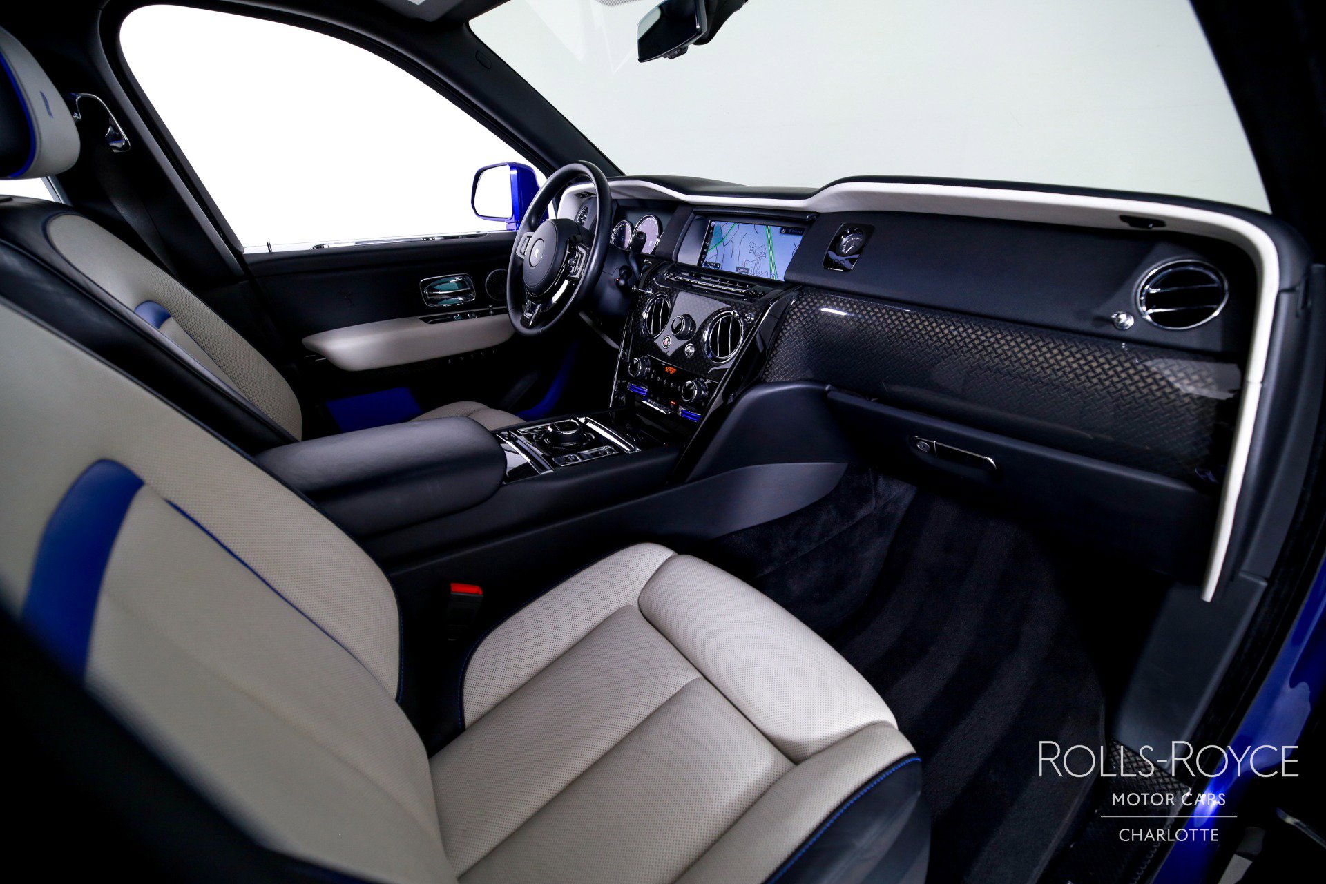 Used 2021 Rolls-Royce Cullinan Black Badge image 31