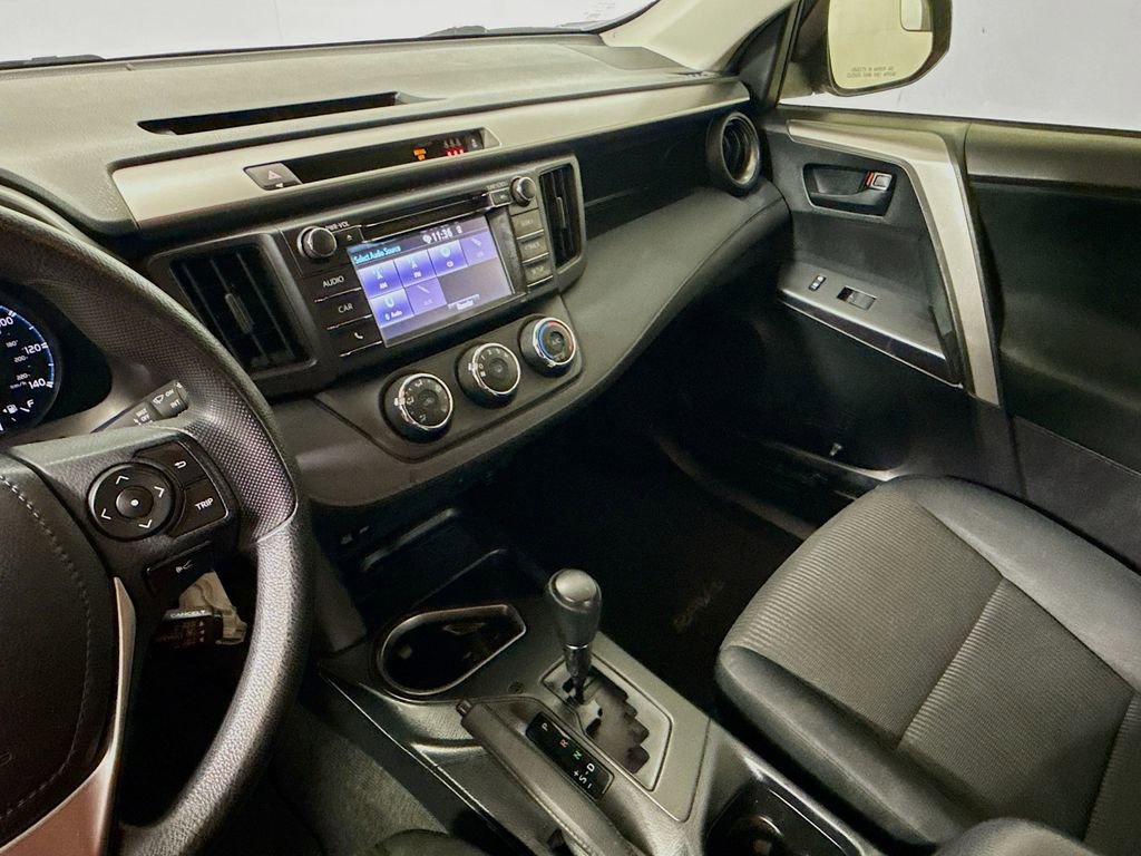 Used 2017 Toyota RAV4 LE FWD image 20