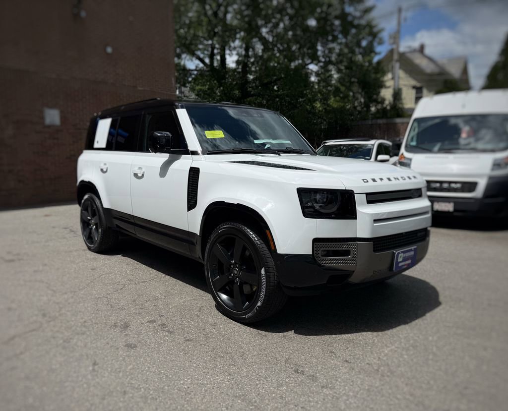 Used 2022 Land Rover Defender 110 X-Dynamic HSE AWD/4WD image 3